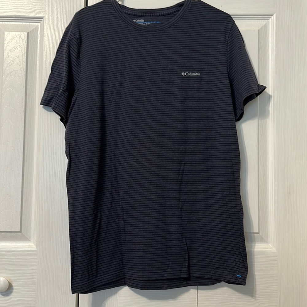 Men’s Columbia T-Shirt, Stripes, Size L